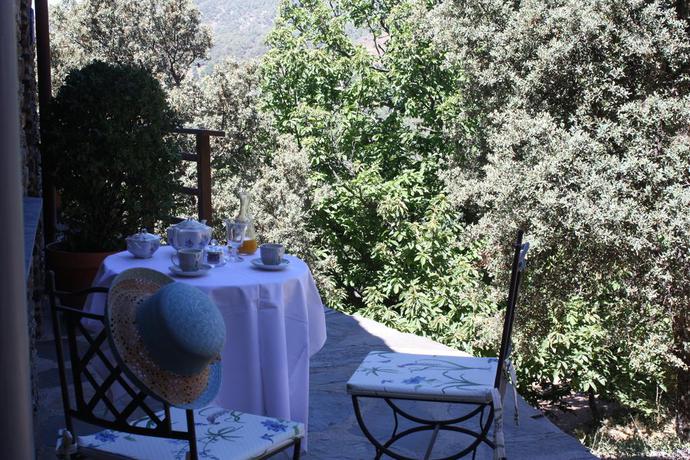 Imagen del bar/restaurante del Hotel El Castañar Nazari- Adults Only. Foto 3