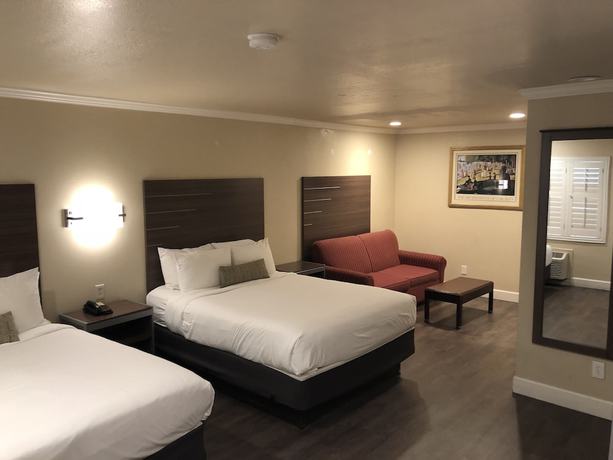 Imagen de la habitación del Hotel El Castell Motel, Monterey. Foto 2