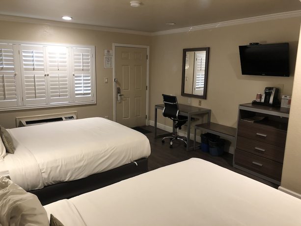 Imagen de la habitación del Hotel El Castell Motel, Monterey. Foto 5