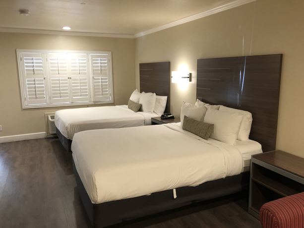 Imagen de la habitación del Hotel El Castell Motel, Monterey. Foto 10