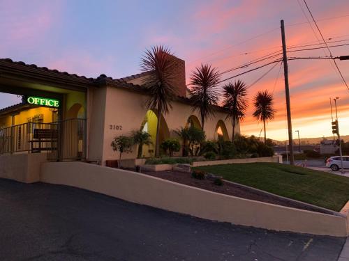 Imagen general del Hotel El Castell Motel, Monterey. Foto 4