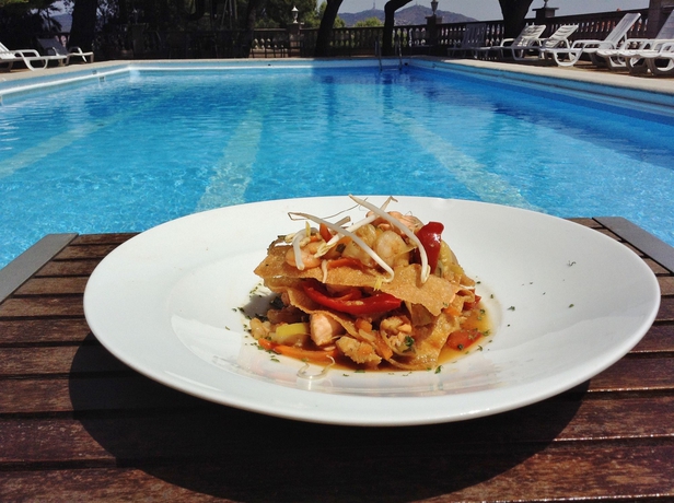 Imagen del bar/restaurante del Hotel El Castell, Sant Boi de Llobregat. Foto 3