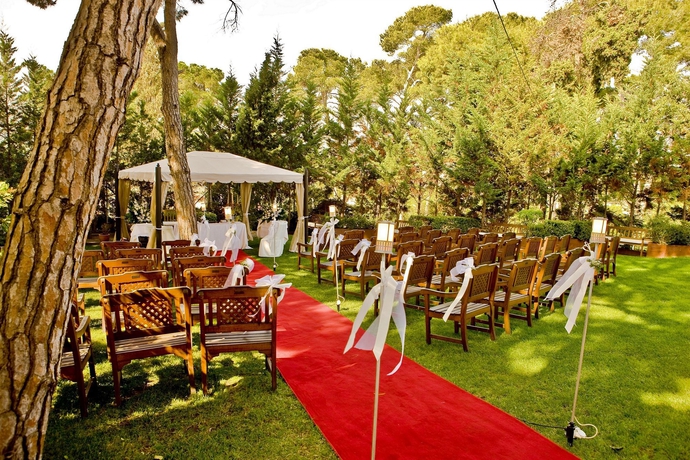 Imagen de los exteriores del Hotel El Castell, Sant Boi de Llobregat. Foto 12