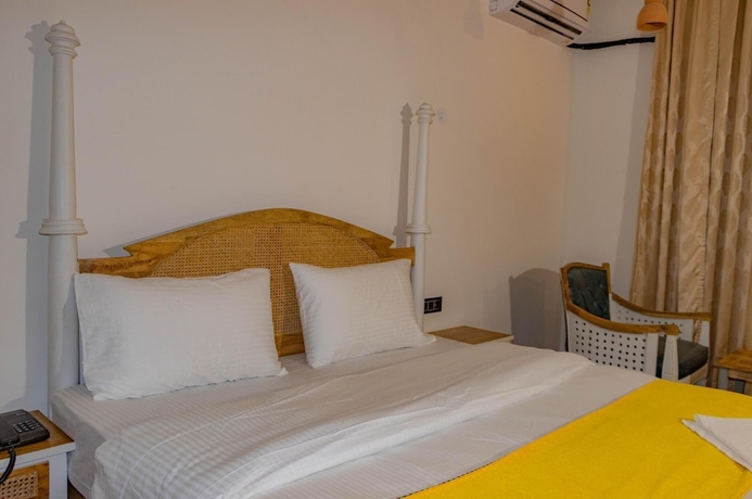 Imagen de la habitación del Hotel El Castello. Foto 12