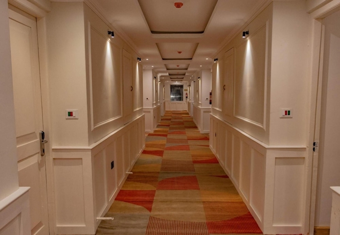 Imagen de los interiores del Hotel El Castello. Foto 14