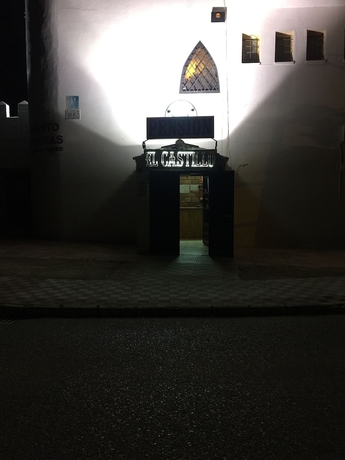 Imagen de los exteriores del Hotel El Castillo, Alcalá de Guadaíra. Foto 11