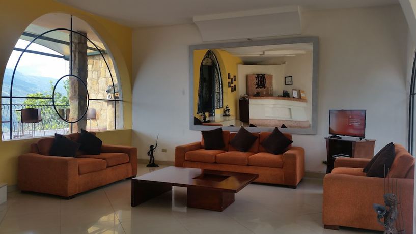 Imagen de los interiores del Hotel El Castillo Chinauta. Foto 17