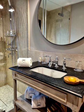Imagen de la habitación del Hotel El Castillo La Ciudadela Marbella. Foto 9