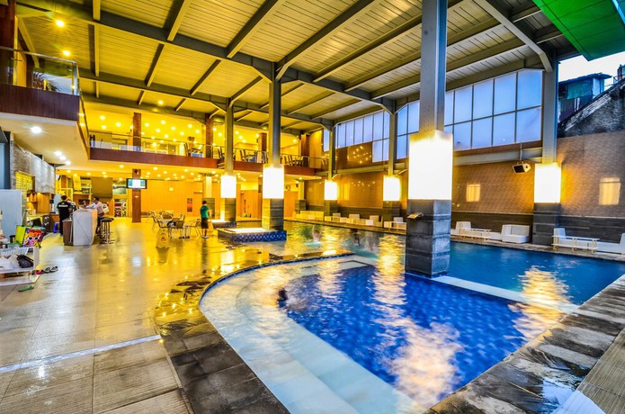 Imagen de la piscina del Hotel El Cavana. Foto 19