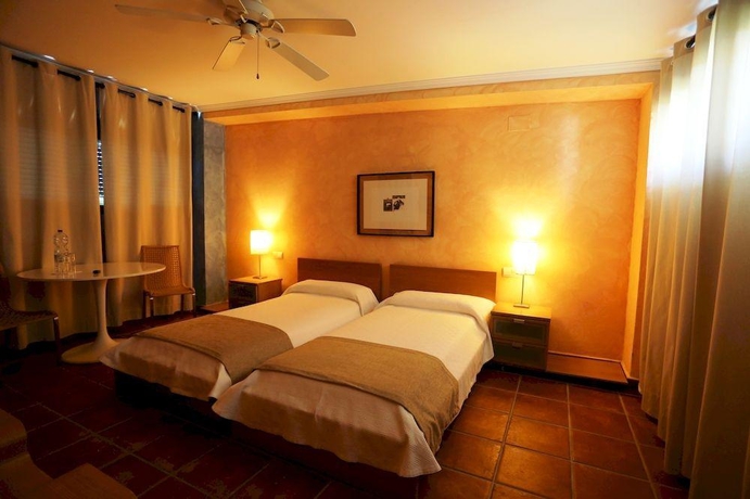 Imagen general del Hotel El Celemin de Conil. Foto 3