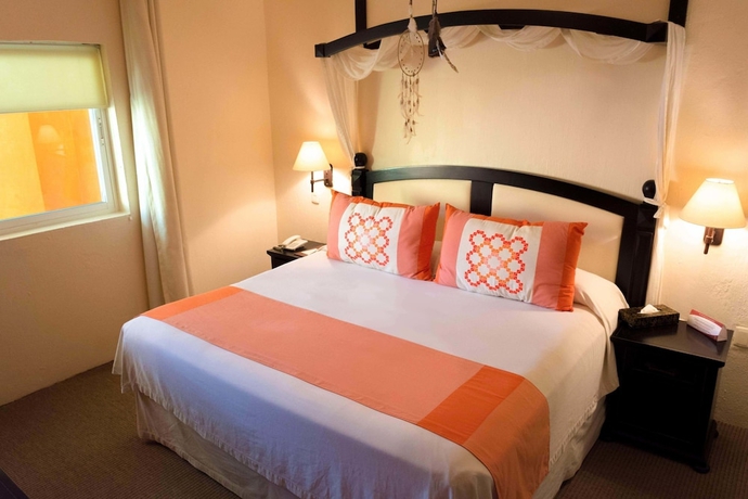 Imagen de la habitación del Hotel El Chante Spa. Foto 13