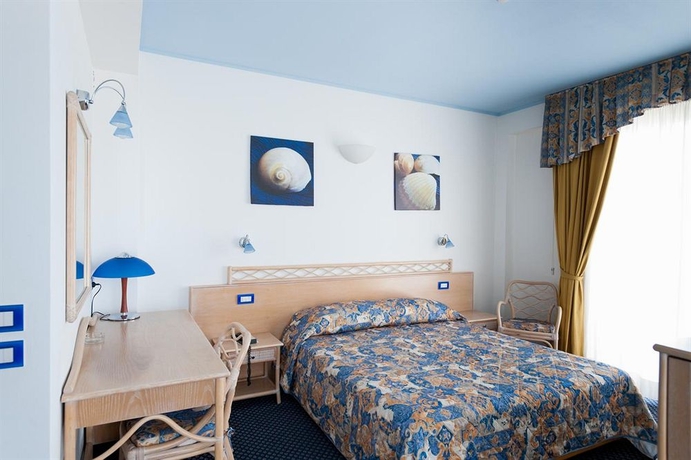Imagen de la habitación del Hotel El Cid Campeador. Foto 5