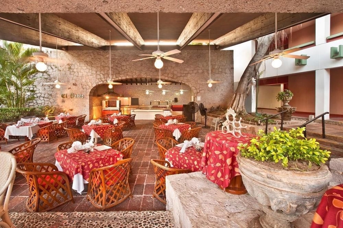 Imagen del bar/restaurante del Hotel El Cid Granada. Foto 3