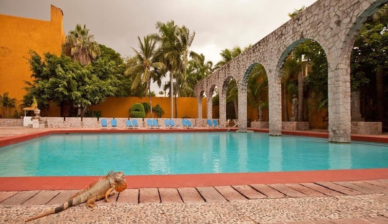 Imagen de los exteriores del Hotel El Cid Granada. Foto 8