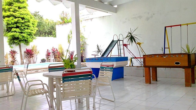 Imagen de los exteriores del Hotel El Cid Merida. Foto 9