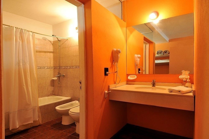 Imagen de la habitación del Hotel El Cid, VILLA CARLOS PAZ. Foto 7