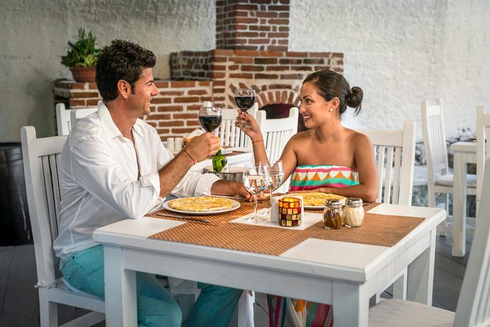 Imagen del bar/restaurante del Hotel El Cid la Ceiba Beach. Foto 2