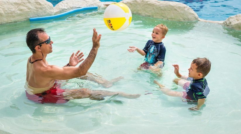 Imagen de la piscina del Hotel El Cid la Ceiba Beach. Foto 9