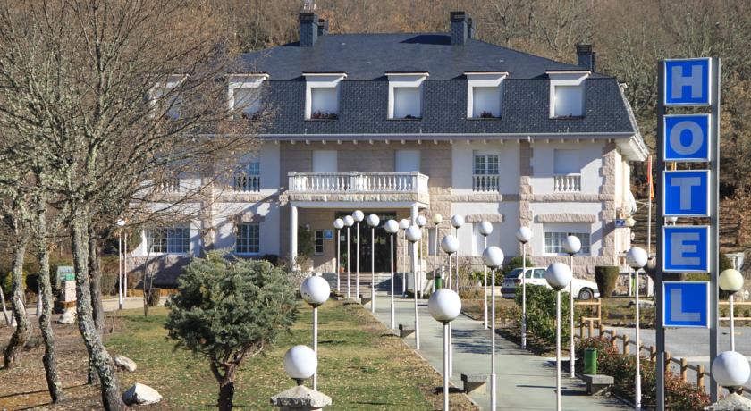 Imagen de los exteriores del Hotel El Ciervo De Xares. Foto 5