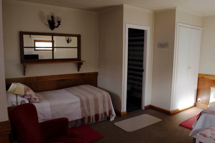 Imagen de la habitación del Hotel El Ciervo, Villarrica. Foto 5