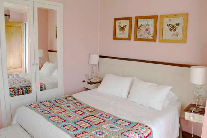 Imagen de la habitación del Hotel El Ciervo, Villarrica. Foto 15