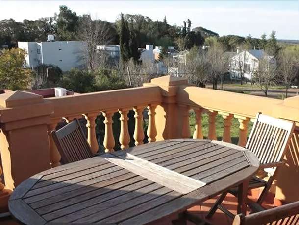 Imagen de los exteriores del Hotel El Colonial. Foto 13