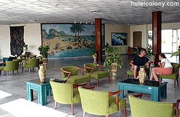 Imagen de los interiores del Hotel El Colony. Foto 4