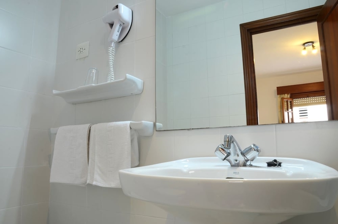 Imagen de la habitación del Hotel El Coloso. Foto 16