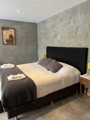 Imagen de la habitación del Hotel El Condor Pasa VLA. Foto 4