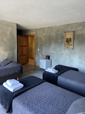 Imagen de la habitación del Hotel El Condor Pasa VLA. Foto 8