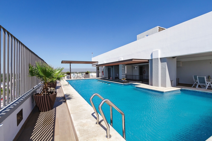 Imagen de la piscina del Hotel El Conquistador, Mérida. Foto 14