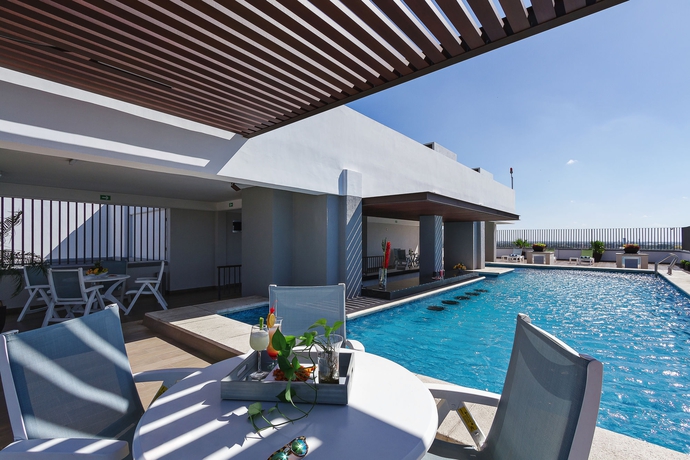 Imagen de la piscina del Hotel El Conquistador, Mérida. Foto 16