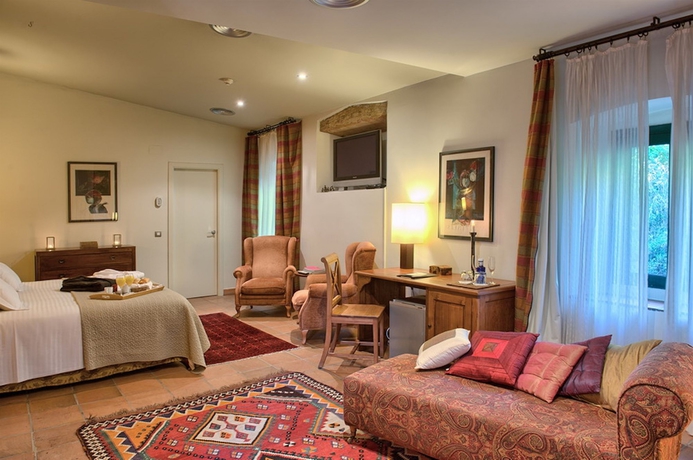 Imagen de la habitación del Hotel El Convent De Begur. Foto 2