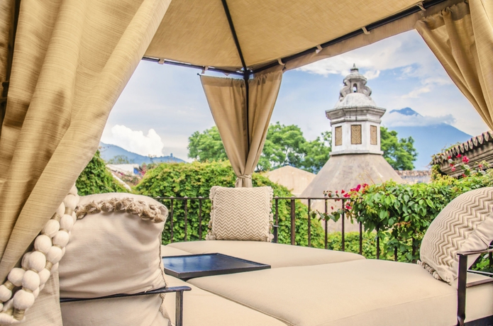 Imagen del bar/restaurante del Hotel El Convento Boutique. Foto 3