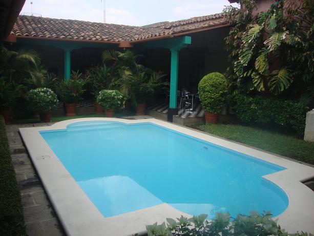 Imagen de la piscina del Hotel El Convento, LEON. Foto 10