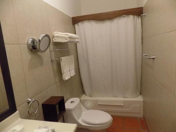 Imagen de la habitación del Hotel El Convento, LEON. Foto 5