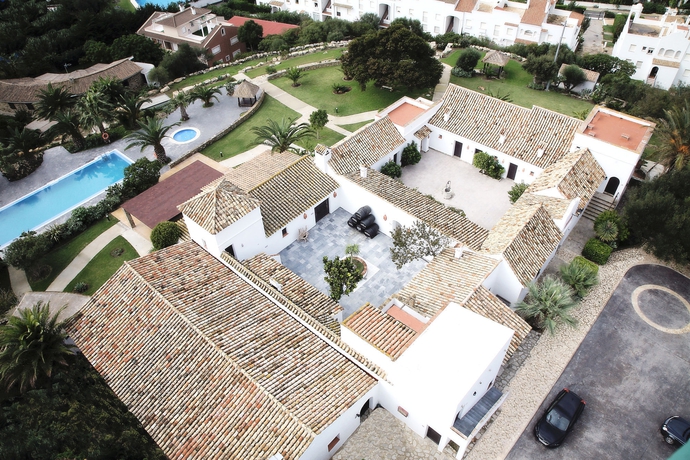 Imagen de los exteriores del Hotel El Cortijo De Zahara. Foto 12