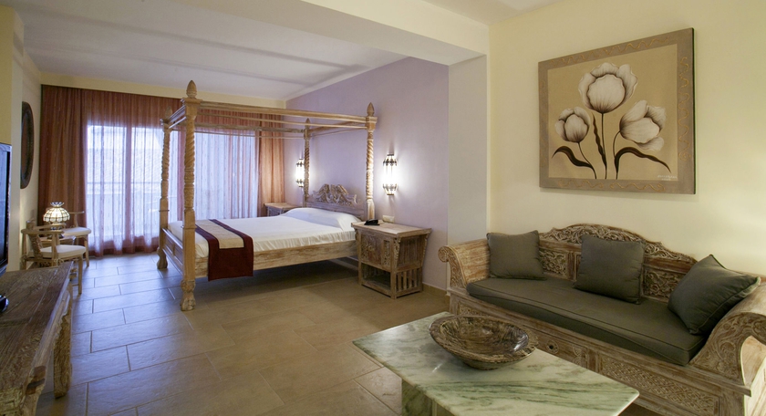 Imagen de la habitación del Hotel El Cortijo De Zahara. Foto 8