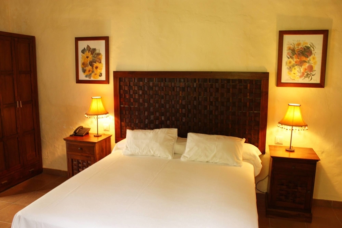 Imagen de la habitación del Hotel El Cortijo De Zahara. Foto 11