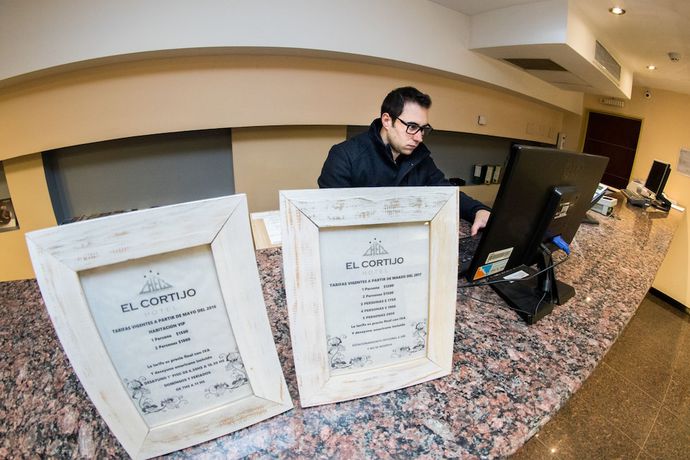 Imagen de los interiores del Hotel El Cortijo, NEUQUEN. Foto 17