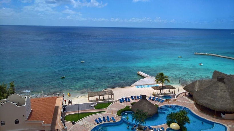 Imagen de la habitación del Hotel El Cozumele&ntilde;o Beach Resort. Foto 13