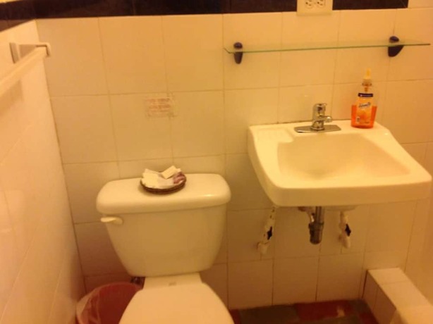 Imagen de la habitación del Hotel El Delfin. Foto 10