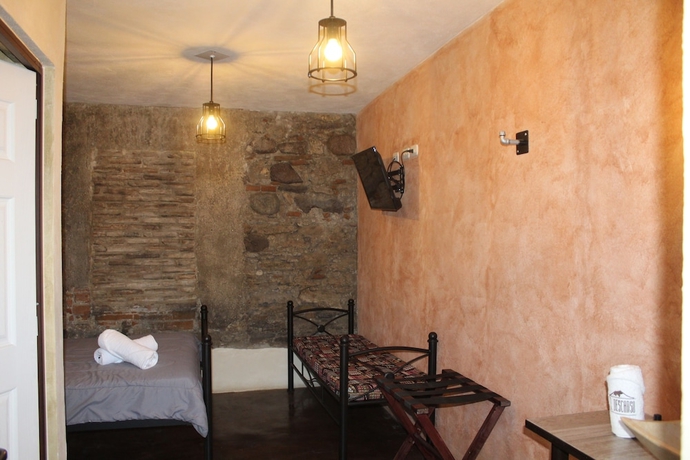 Imagen de la habitación del Hotel El Descanso Barrio del Artista. Foto 16