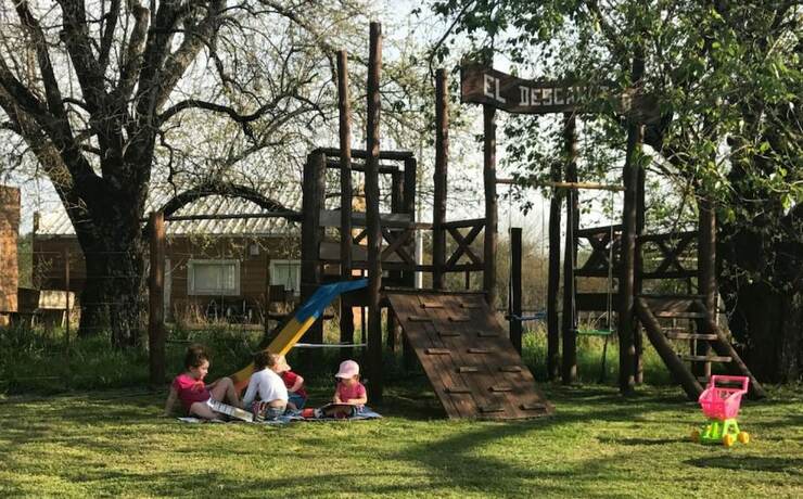 Imagen general del Hotel El Descanso, COL&Oacute;N. Foto 3