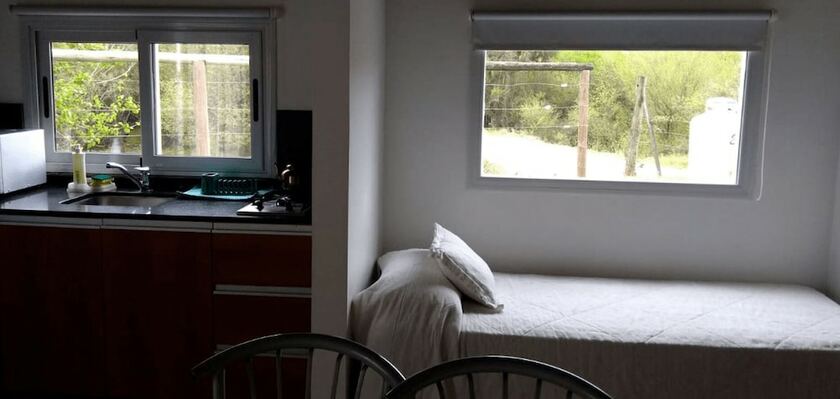 Imagen general del Hotel El Descanso, COL&Oacute;N. Foto 7