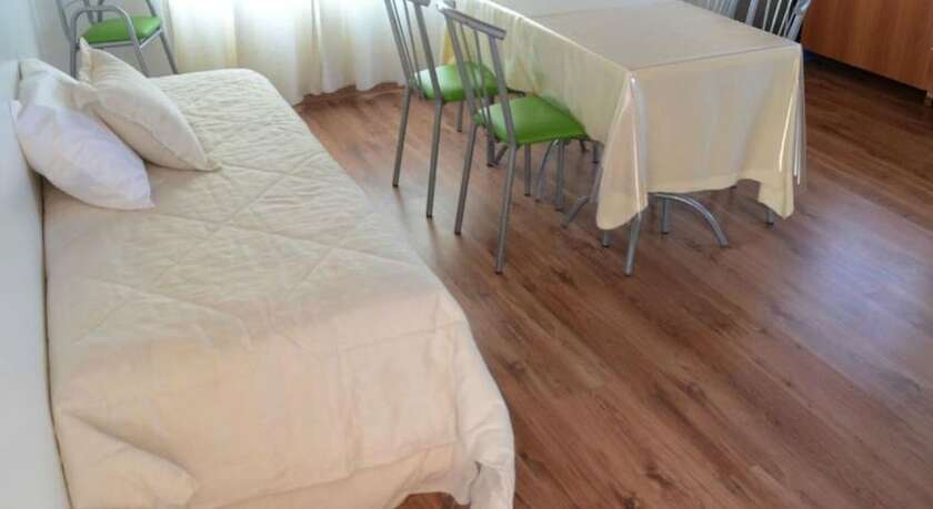 Imagen general del Hotel El Descanso, COL&Oacute;N. Foto 15