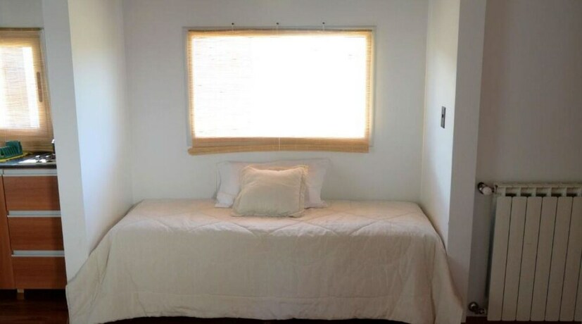 Imagen de la habitación del Hotel El Descanso, COL&Oacute;N. Foto 25