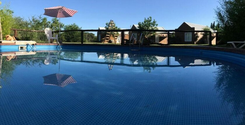 Imagen de la piscina del Hotel El Descanso, COL&Oacute;N. Foto 32