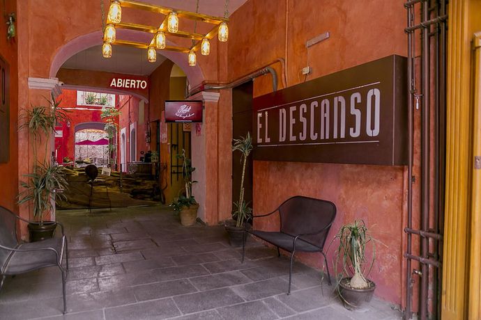 Imagen de los interiores del Hotel El Descanso Catedral. Foto 19