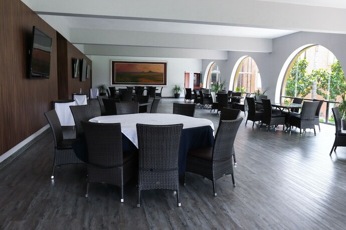 Imagen del bar/restaurante del Hotel El Diezmo. Foto 17